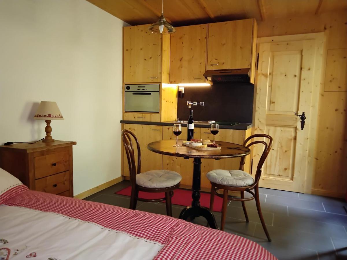 Chez Pierre Lägenhet Praz-de-Fort Exteriör bild