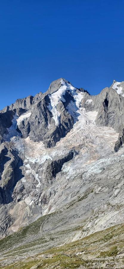 Chez Pierre Lägenhet Praz-de-Fort Exteriör bild